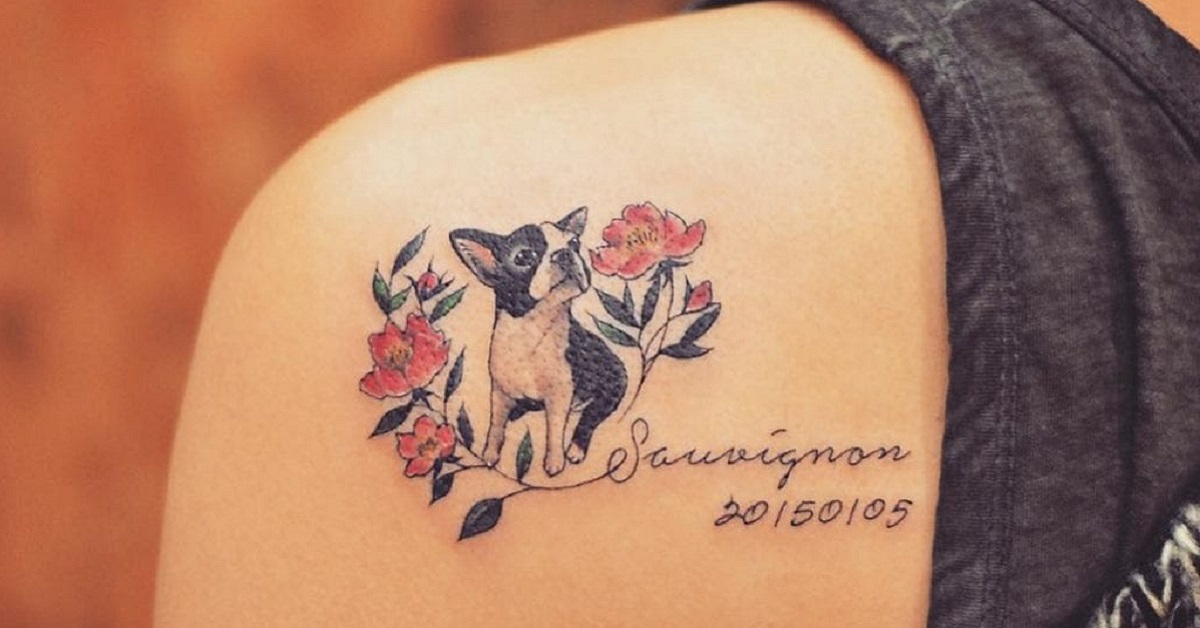 tatuaggio cane su spalla