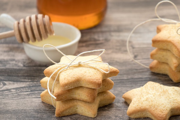 biscotti per cani al miele