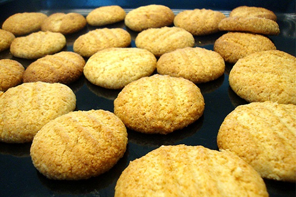 biscotti con patate per cani