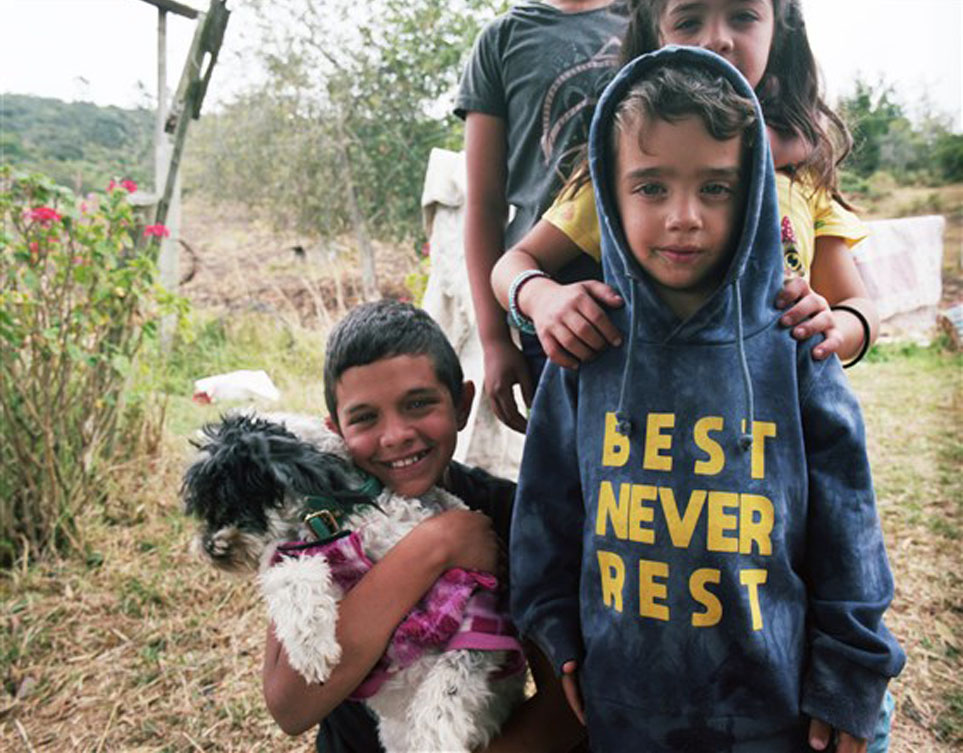 Shana, il cane randagio che ha cambiato le sorti di una famiglia disperata