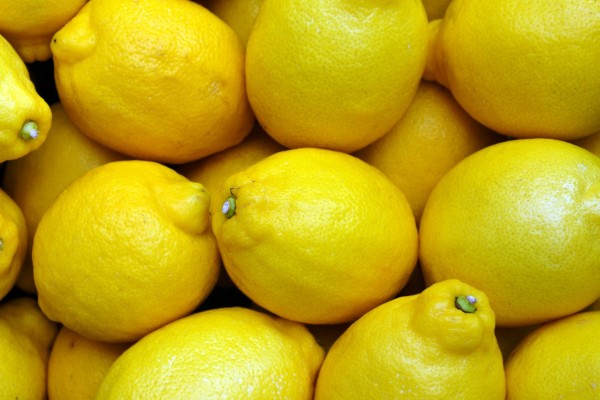 limoni in un cesto