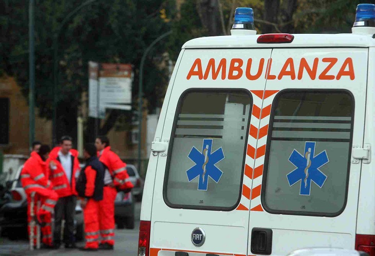 cagnolina-insegue-ambulanza