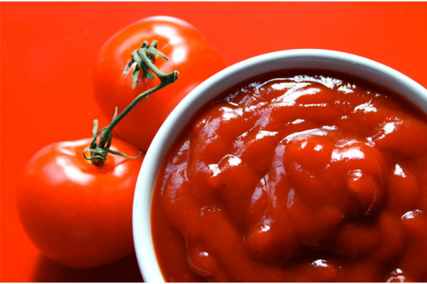 ciotola di ketchup