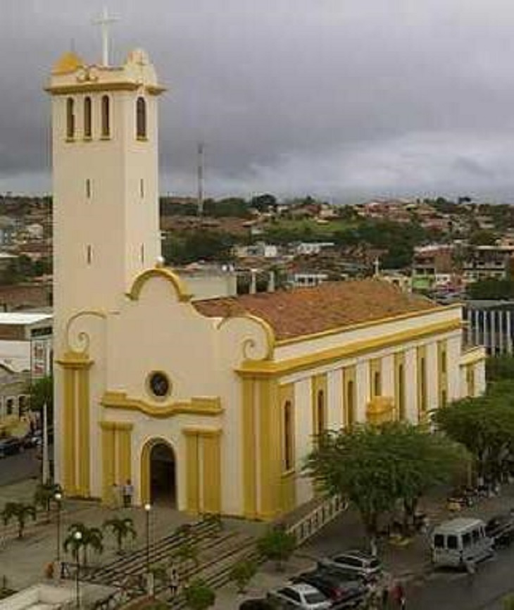 padre-gome-chiesa