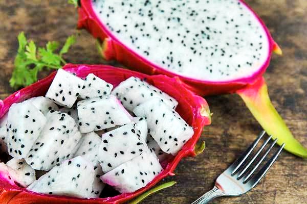 dragon fruit a pezzetti