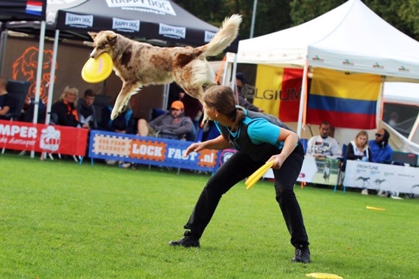 una gara di disc dog freestyle