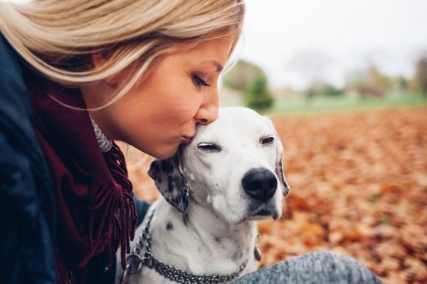 ragazza e cane