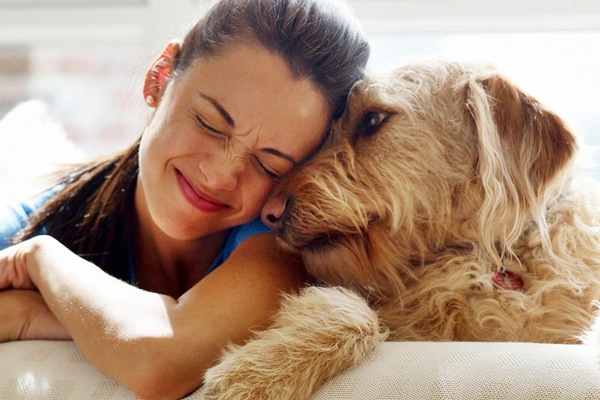 ragazza con cane