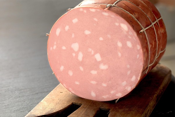 forma di mortadella che fa male al cane