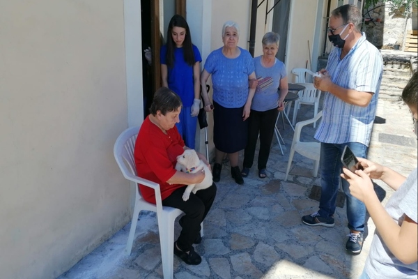 cagnolino in casa di riposo