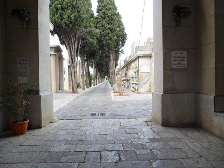 cimitero benevento foto