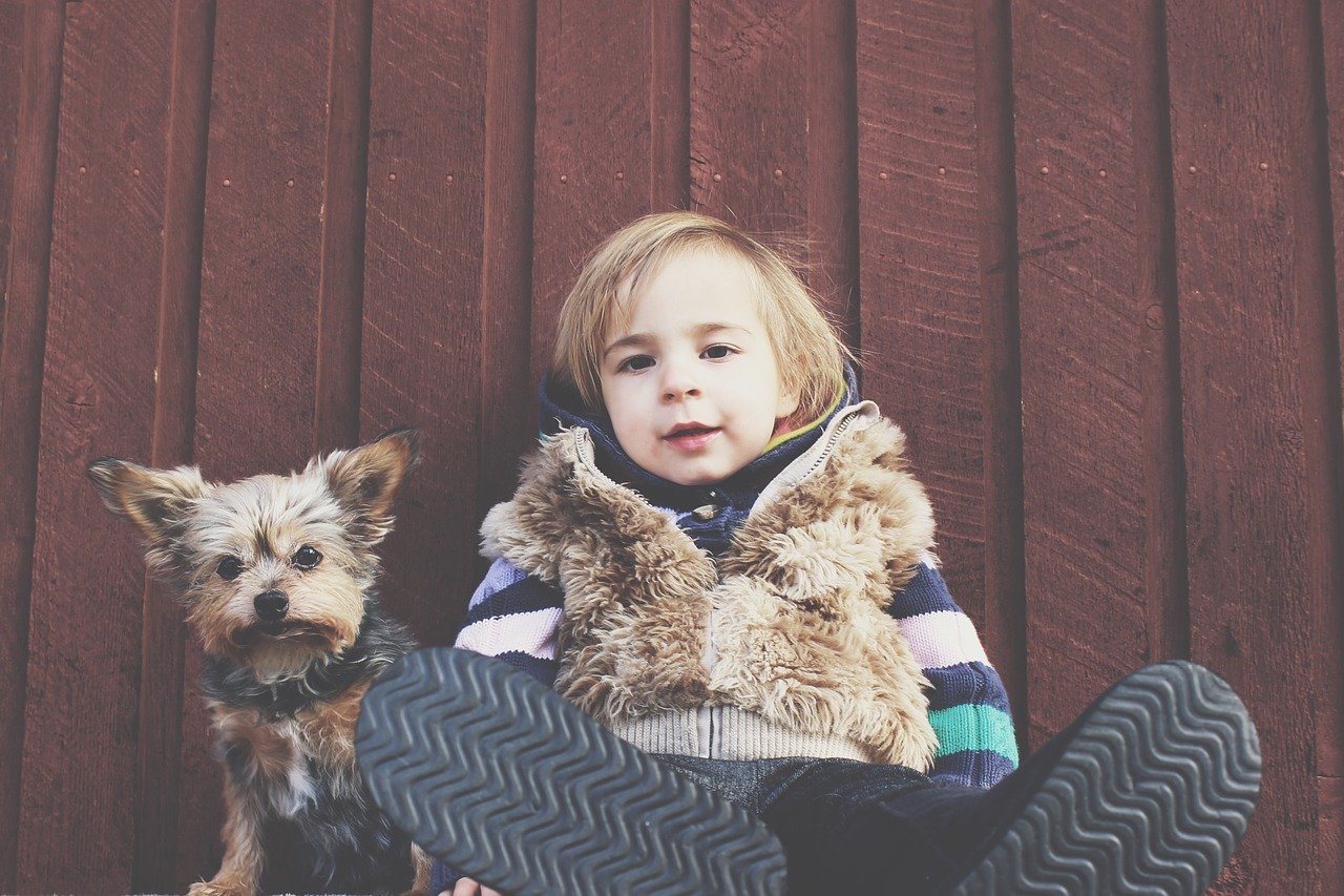 cane e bambino