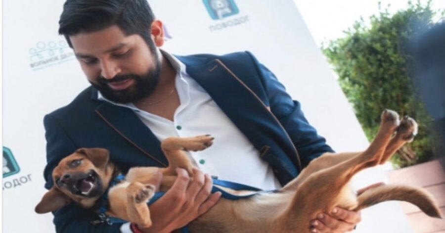 Ricardo e il cane che ha adottato