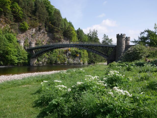 Overtoun Bridge: il ponte dei cani suicidi