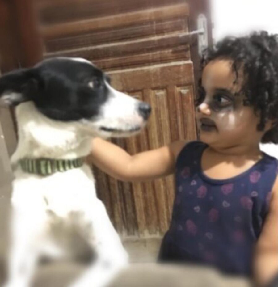 cane e bambina