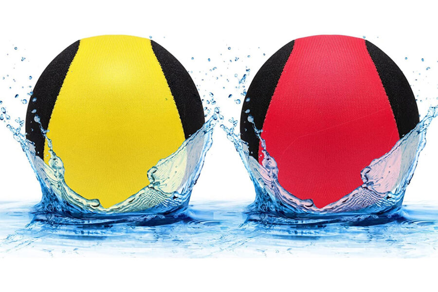 palline galleggianti fra giochi acquatici per i cani