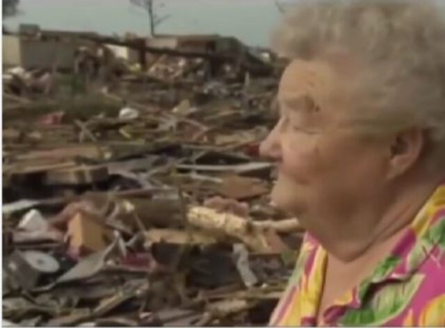 Anziana signora pensava di aver perso il cane durante il tornado (VIDEO)