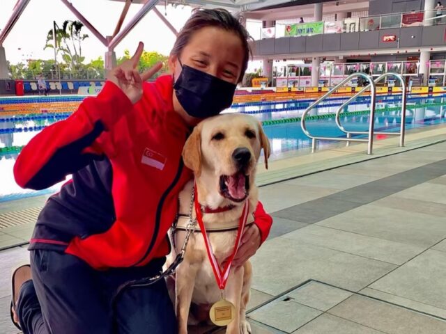 Atleta ipovedente fermata con il cane al concerto: la rabbia della giovane sportiva