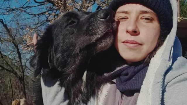 Il cane drogato per dispetto sta meglio: Nero cerca sempre le coccole