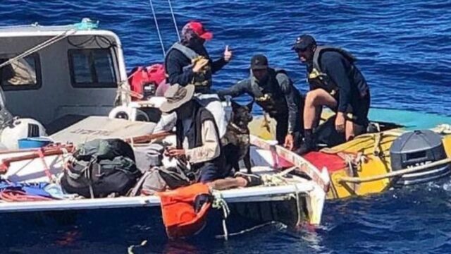 Marinaio e cane salvati dopo due mesi alla deriva nell’Oceano Pacifico