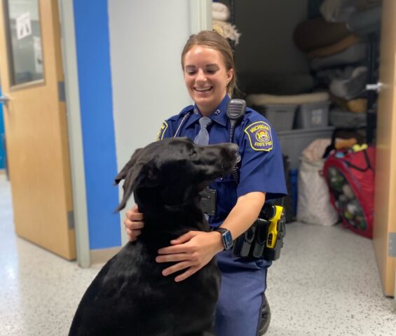poliziotta e cane