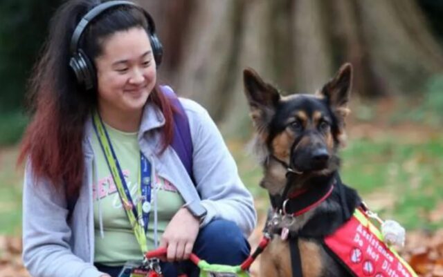 Il cane che ha salvato una studentessa dal fuoco vince un premio
